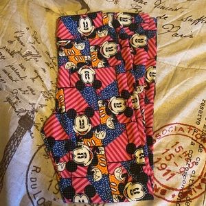 LuLaRoe Tween Disney print leggings new w/o tag